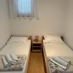 Pirun Apartamento Baška