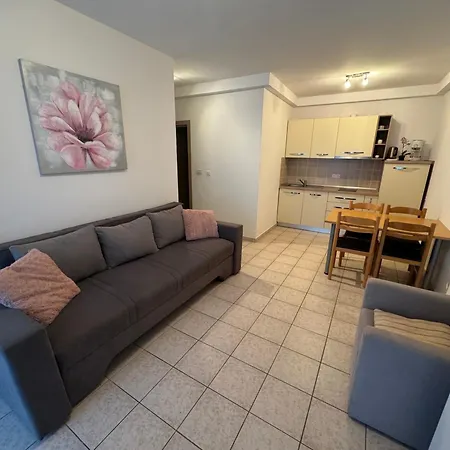Pirun Apartment *