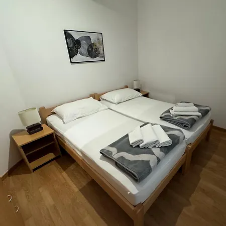 Apartament Pirun *