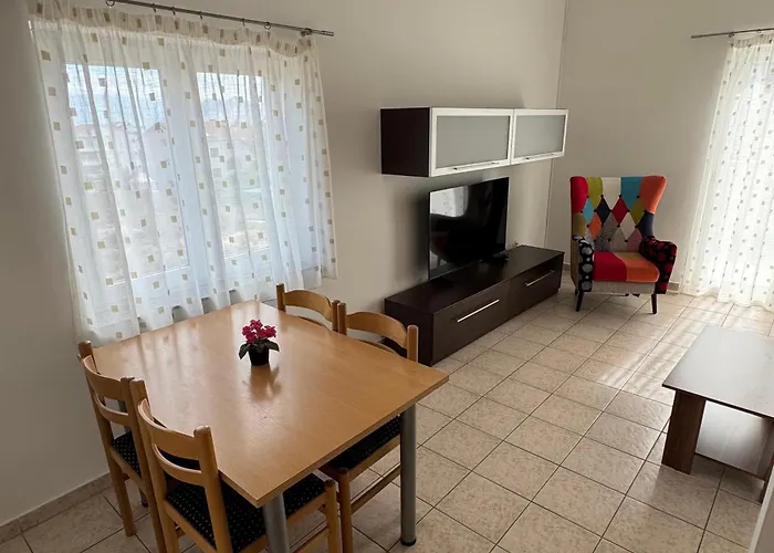Pirun Apartment *